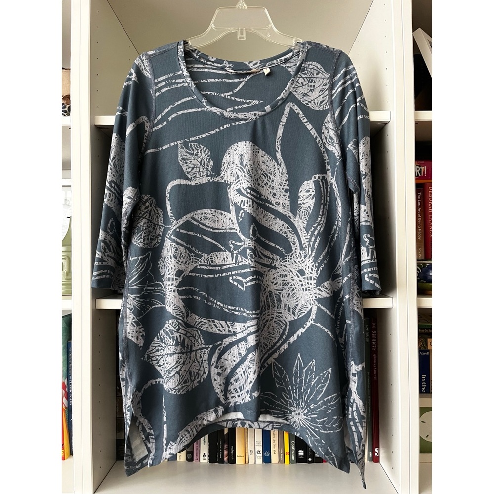 Soft Surroundings shark bite top, S